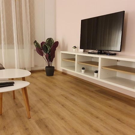 Over The River Apartment Тарту Экстерьер фото